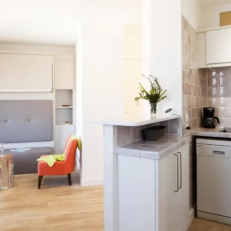 Charming 4 Studio With Pool And Garage * Saint-Tropez