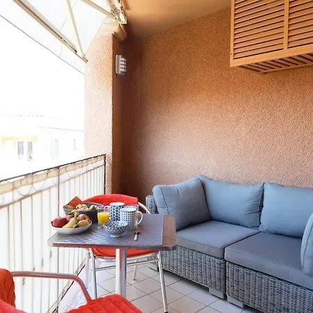 Charming 4 Studio With Pool And Garage Apartment *